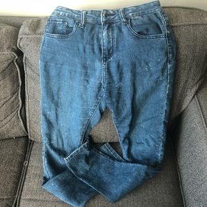 High waisted Distressed Jeans